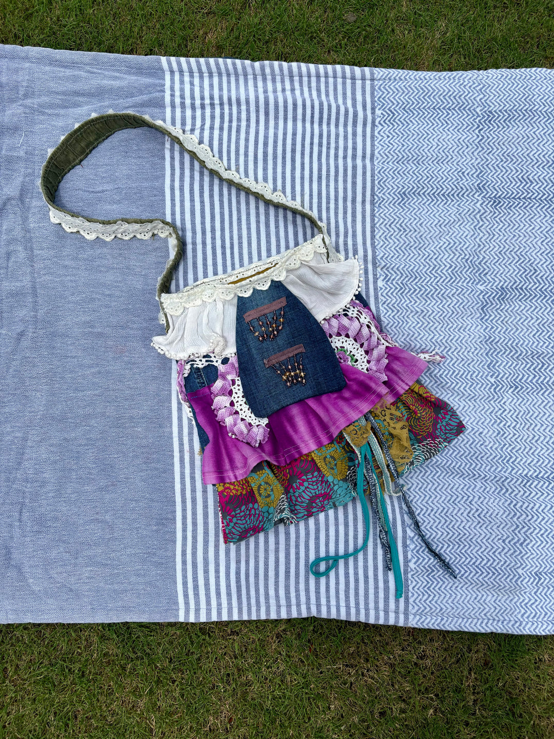 medium shoulder bag, pink,white, blue multicolor, multi-material, ruffled.