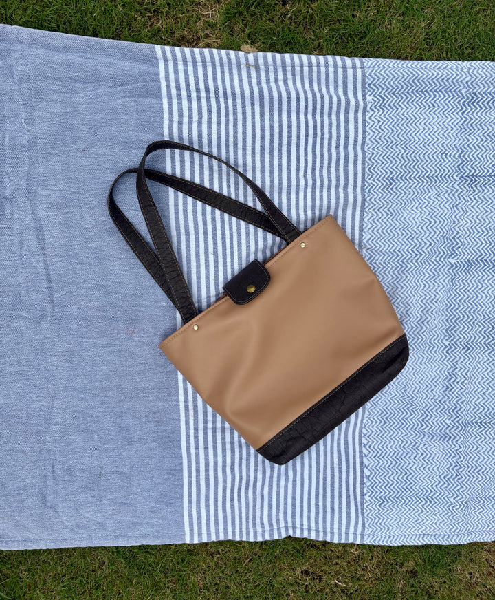 Vegea Grape Leather Tote